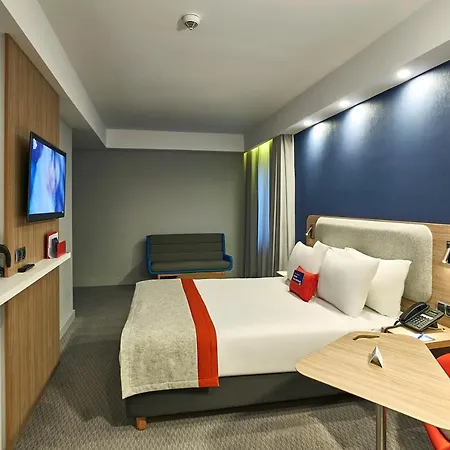 Hotel Express - - Atakoy Metro By Ihg Istambul