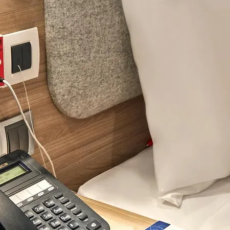 Express - - Atakoy Metro By Ihg מלון