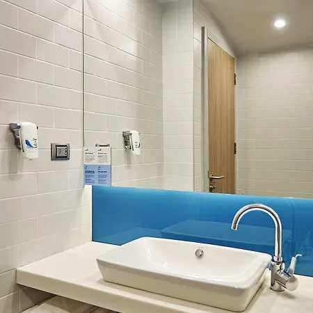 Express - - Atakoy Metro By Ihg Stambuł