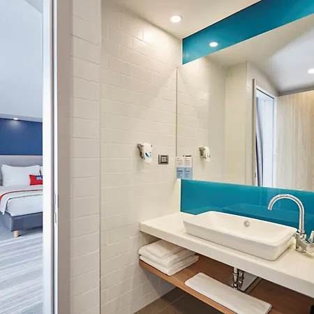 Hotel Express - - Atakoy Metro By Ihg