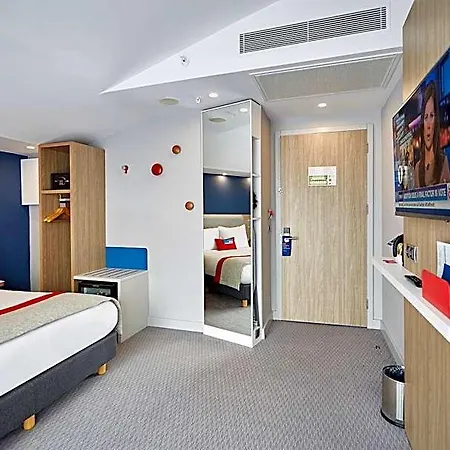 Express - - Atakoy Metro By Ihg